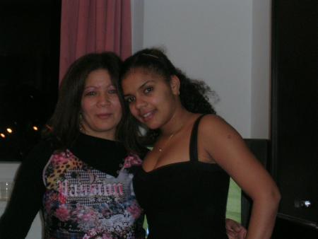 MOI ET NHA MADRINHA A MES 22 ANS